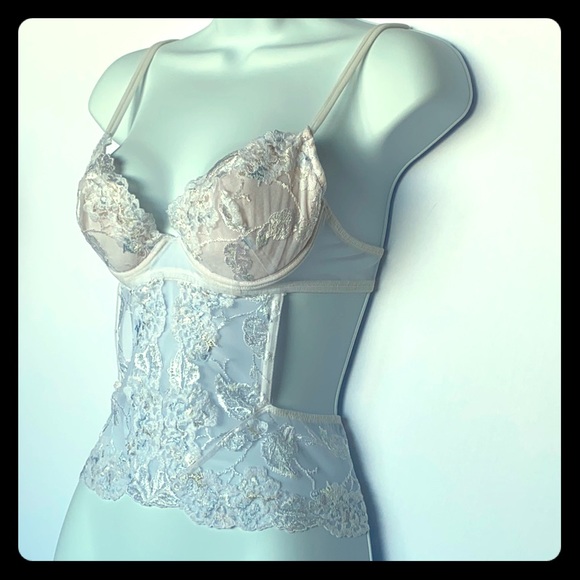 Made in Italy 🇮🇹 White Lace Bustier - Picture 3 of 7